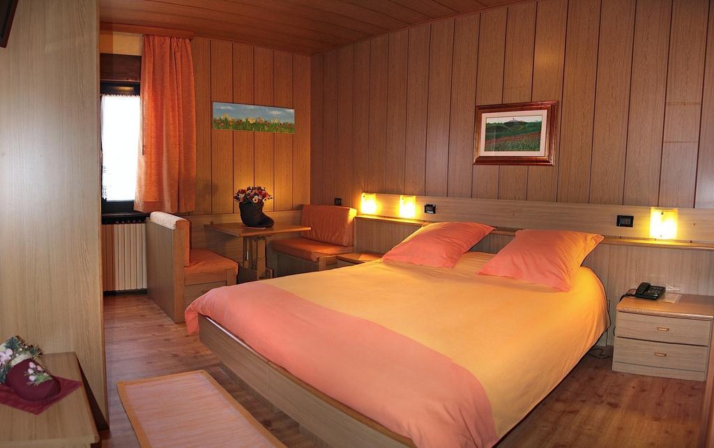 Albergo Venezia Passo Rolle Cameră foto
