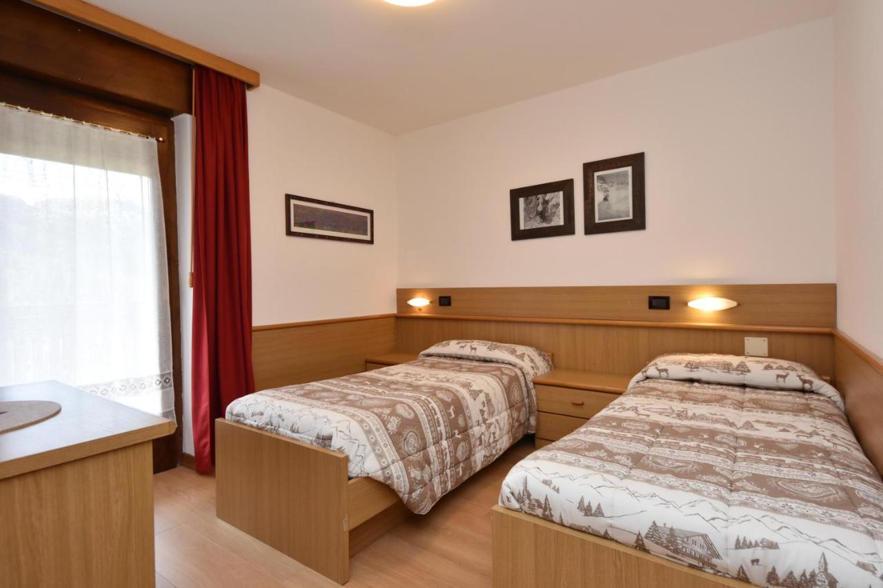 Albergo Venezia Passo Rolle Exterior foto
